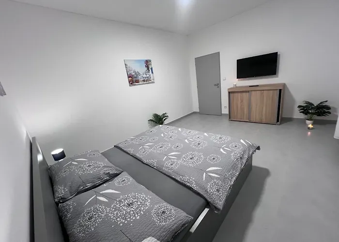 Zatisi 3 Apartment *