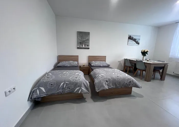 Zatisi 3 Apartment *